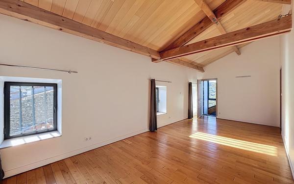 Maison à louer    6 pièces •  Malauzat