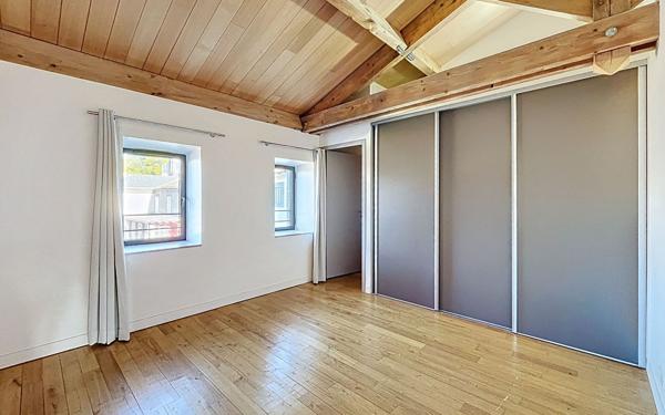 Maison à louer    6 pièces •  Malauzat