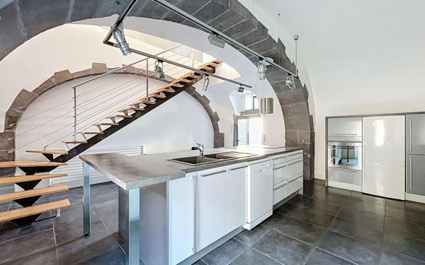 Maison à louer    6 pièces •  Malauzat