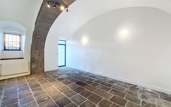 Maison à louer    6 pièces •  Malauzat