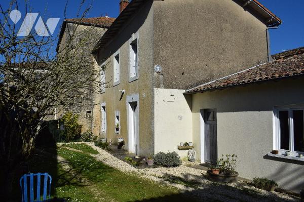 MAISON EN CENTRE VILLE DE VILLEFAGNAN