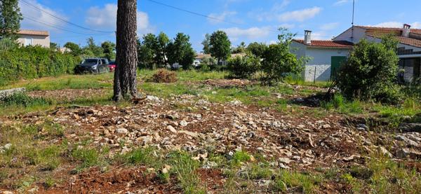 A VENDRE EN EXCLUSIVITE Terrain constructible 1444m2 , Viabilisé, tout à l'égout, gaz de ville