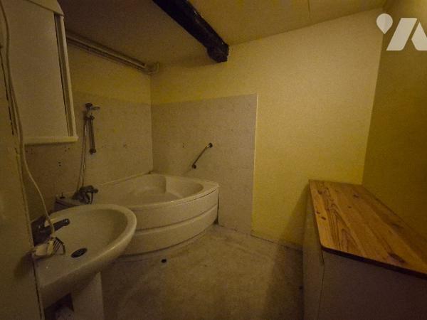 COLOGNE (32430) Maison de village d'environ 130m² avec jardin.