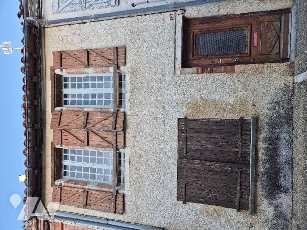 COLOGNE (32430) Maison de village d'environ 130m² avec jardin.