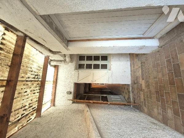 COLOGNE (32430) Maison de village d'environ 130m² avec jardin.