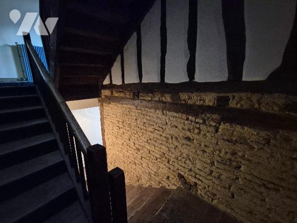 COLOGNE (32430) Maison de village d'environ 130m² avec jardin.