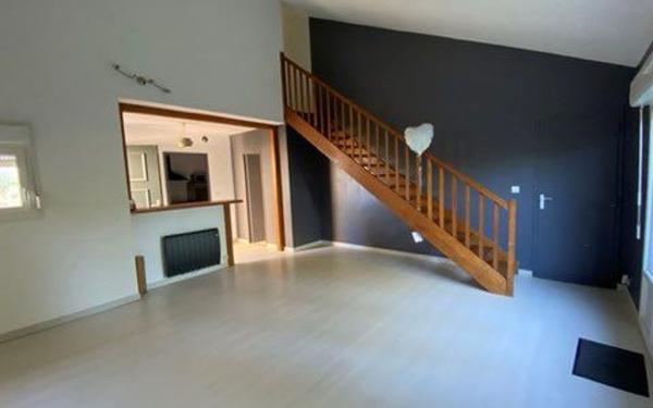 Maison à vendre    3 pièces •  Celon