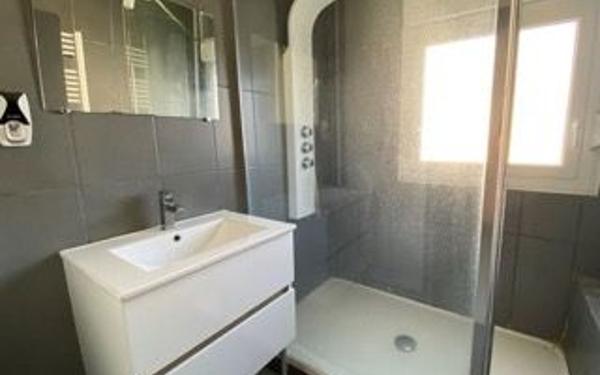 Maison à vendre    3 pièces •  Celon