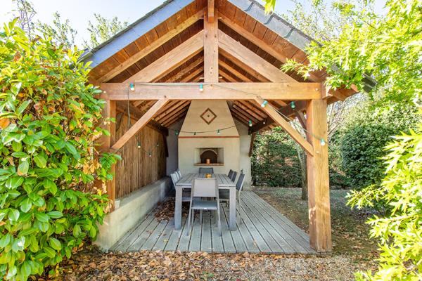 Maison familiale en centre ville avec jardin et dépendances