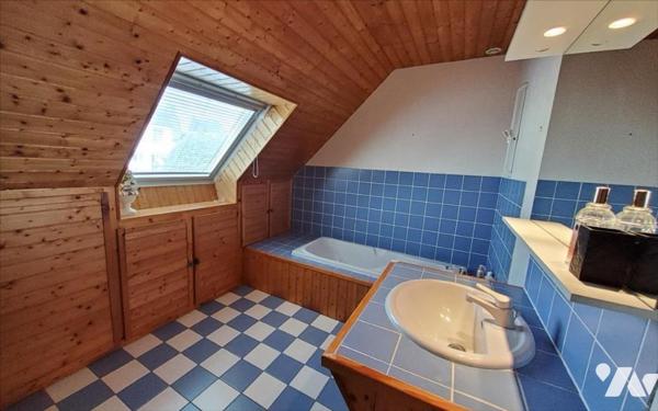 CARHAIX - MAISON 6 PIECES