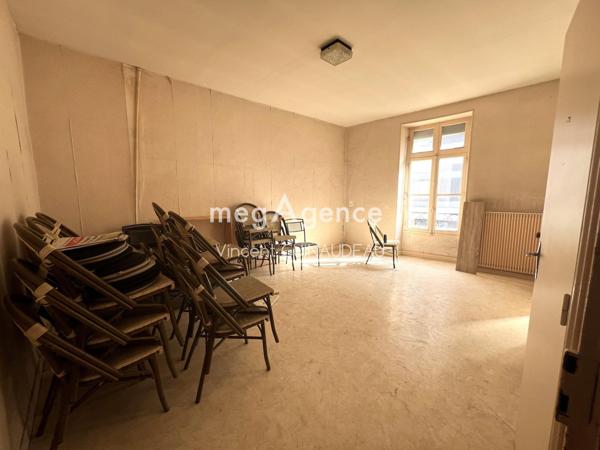 Immeuble à CHOLET, 49300 - 207m²