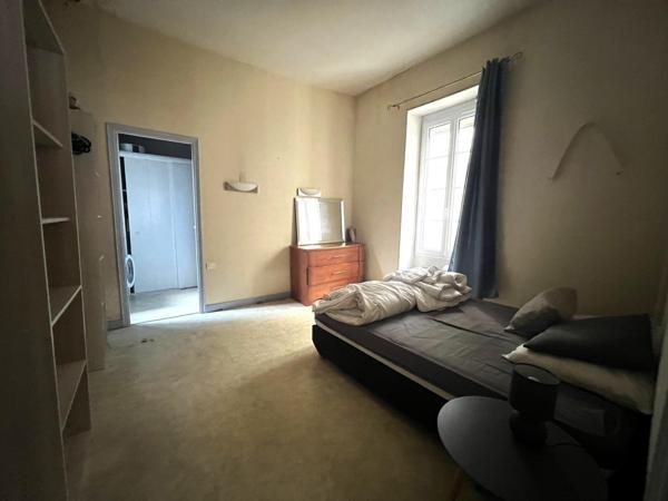 Immeuble à CHOLET, 49300 - 207m²