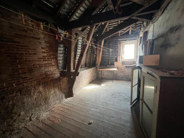 Immeuble à CHOLET, 49300 - 207m²