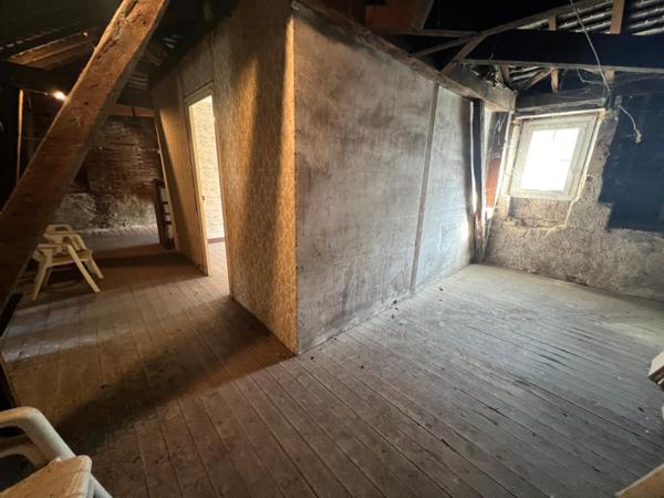 Immeuble à CHOLET, 49300 - 207m²