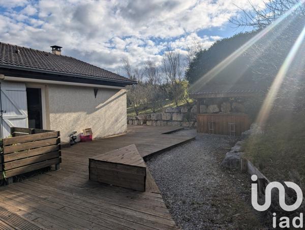 Maison traditionnelle 5 pièces de 184 m² à Martignat (01100)