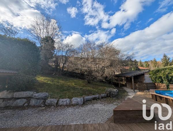 Maison traditionnelle 5 pièces de 184 m² à Martignat (01100)