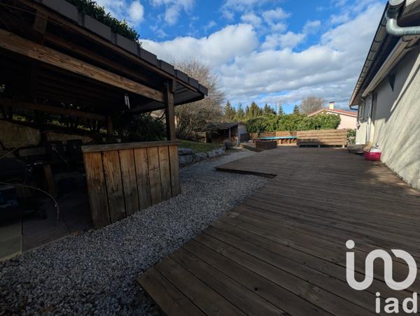 Maison traditionnelle 5 pièces de 184 m² à Martignat (01100)