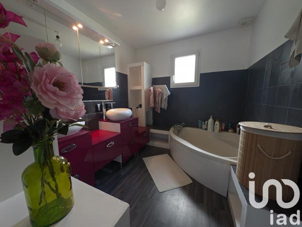 Maison traditionnelle 5 pièces de 184 m² à Martignat (01100)