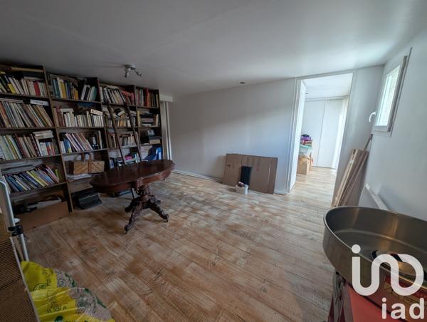 Maison traditionnelle 5 pièces de 184 m² à Martignat (01100)