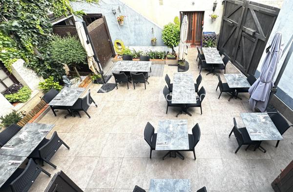 Local d activites de 311 m²