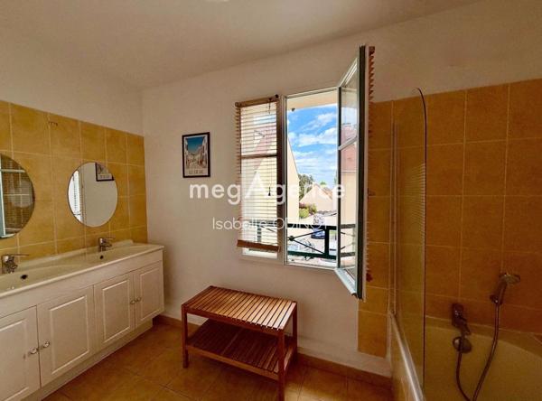 Maison à THOIRY, 78770 - 5 pièces 132m²