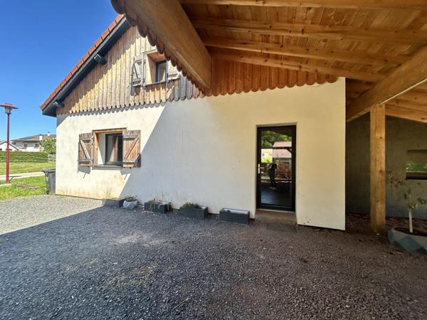 Location                                                      Maison
                        
                     3 pièces                      77 m2                     à La Salle