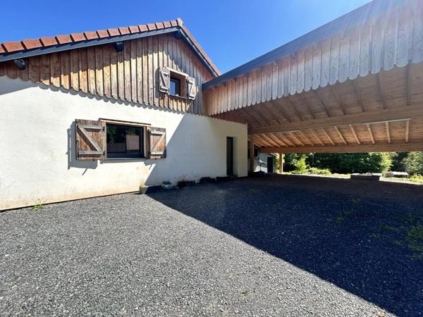 Location                                                      Maison
                        
                     3 pièces                      77 m2                     à La Salle