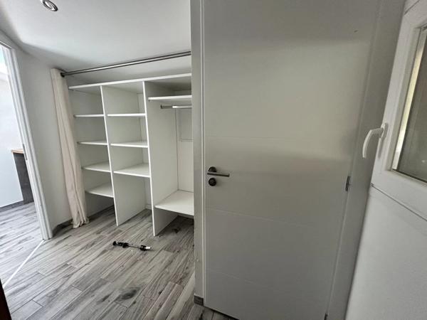 Location                                                      Maison
                        
                     3 pièces                      77 m2                     à La Salle