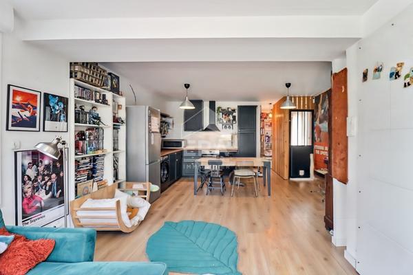 A Vendre appartement type 3 en rez-de-jardin de 61,5m2 avec jardin de 190m2 à Marseille 13012 avec place de parking.