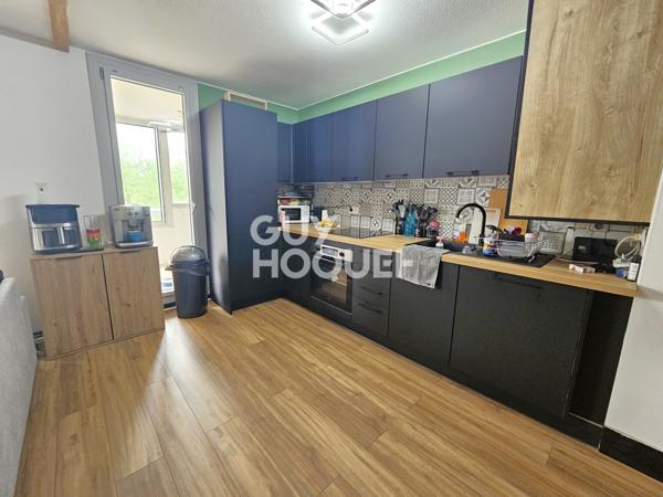 SECTEUR INUVERSITE grand T3 bis rénové avec grande loggia, caves et garage.