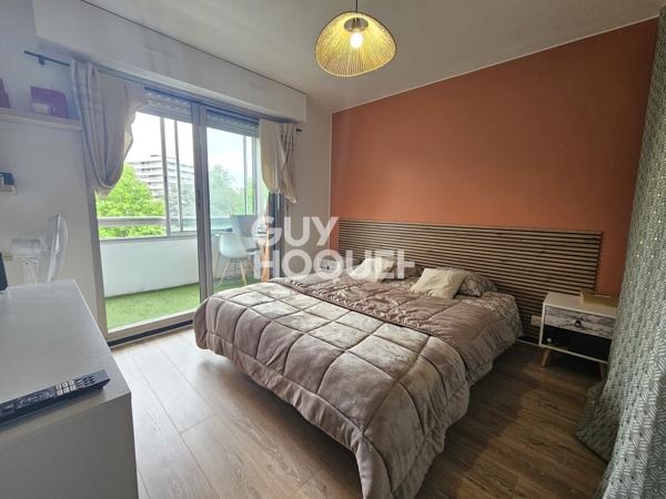 SECTEUR INUVERSITE grand T3 bis rénové avec grande loggia, caves et garage.