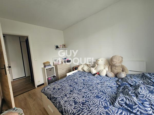 SECTEUR INUVERSITE grand T3 bis rénové avec grande loggia, caves et garage.