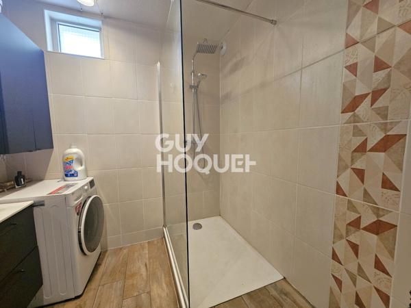 SECTEUR INUVERSITE grand T3 bis rénové avec grande loggia, caves et garage.