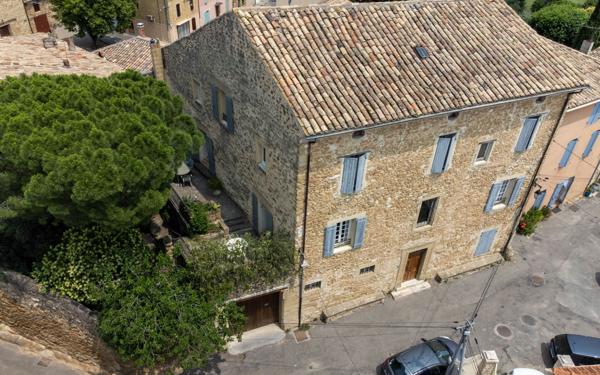 Maison à vendre    9 pièces • 285 m2 Sérignan-du-Comtat