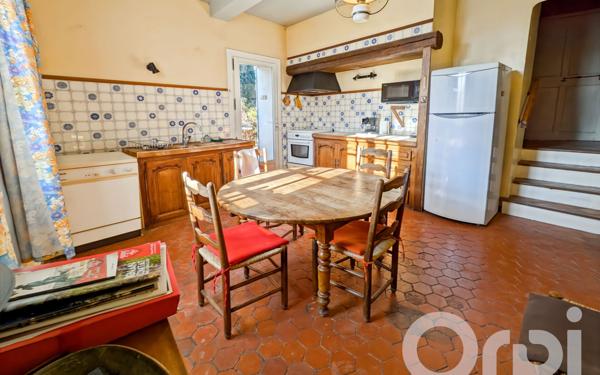 Maison à vendre    9 pièces • 285 m2 Sérignan-du-Comtat