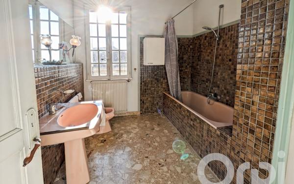 Maison à vendre    9 pièces • 285 m2 Sérignan-du-Comtat