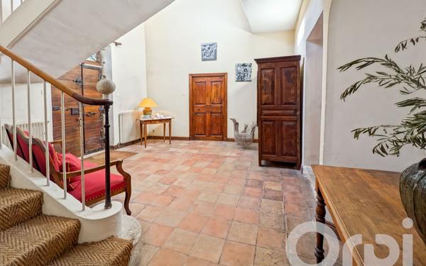 Maison à vendre    9 pièces • 285 m2 Sérignan-du-Comtat