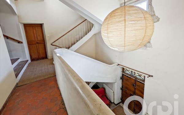 Maison à vendre    9 pièces • 285 m2 Sérignan-du-Comtat