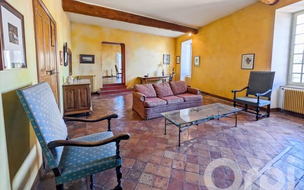 Maison à vendre    9 pièces • 285 m2 Sérignan-du-Comtat