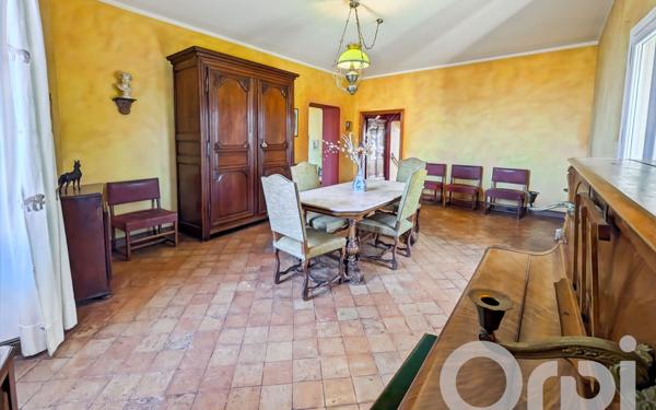 Maison à vendre    9 pièces • 285 m2 Sérignan-du-Comtat