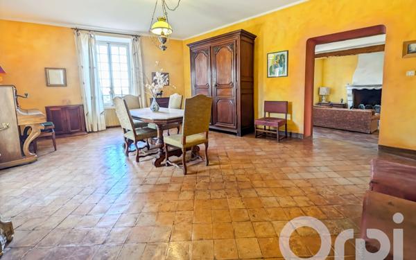 Maison à vendre    9 pièces • 285 m2 Sérignan-du-Comtat