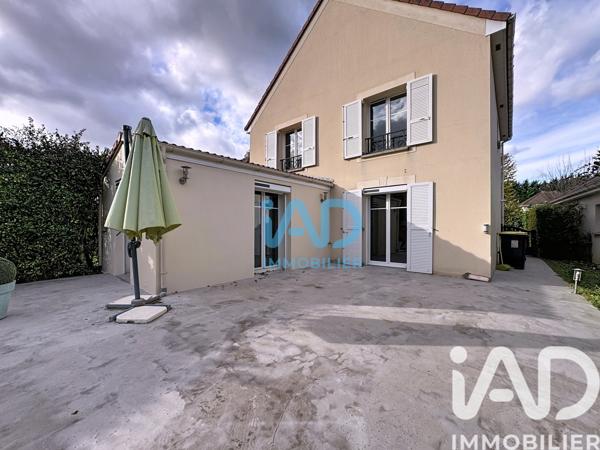 Location maison 5 pièces 111 m² Saint-Pierre-du-Perray