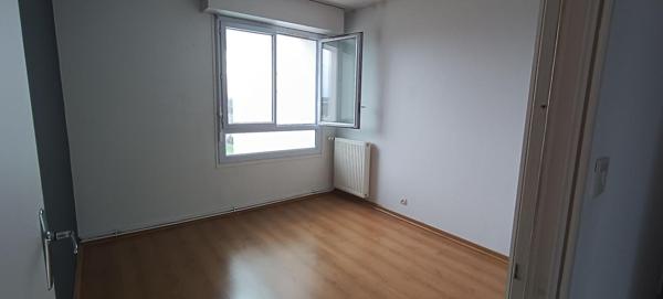 Appartement T4  à Nevers avec balcon, vue Loire