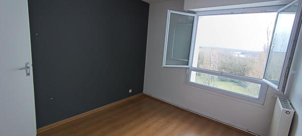 Appartement T4  à Nevers avec balcon, vue Loire