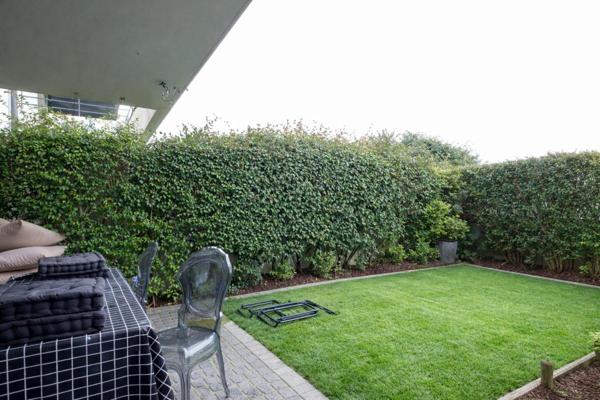 Studio lumineux en rez de jardin