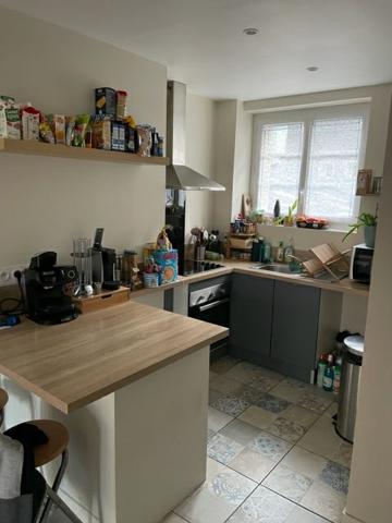 LISIEUX, centre-ville F3 de 63,77 m² au 1er étage avec balcon , Lisieux