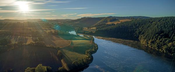 Le Vibal (12290) Aveyron, sur les berges du lac de Pont de Salars. Cottage tout équipé avec 2/3chambres.