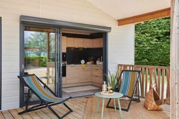 Le Vibal (12290) Aveyron, sur les berges du lac de Pont de Salars. Cottage tout équipé avec 2/3chambres.