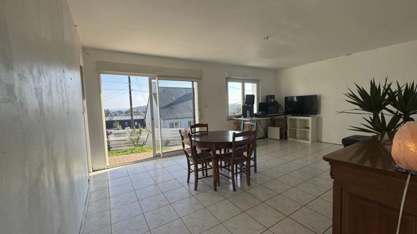 Charmante Maison de Bourg avec Vue sur la Baie de Douarnenez