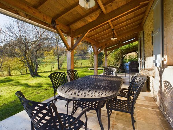 Lauzerte (82110) LAUZERTE Maison en pierre avec 4 chambres, piscine et jardins, petit dependance
